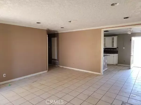 Lancaster, CA 93535,41052 177th East