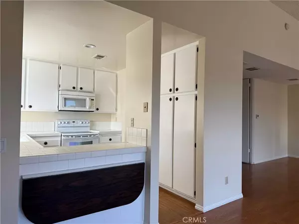 Porter Ranch, CA 91326,19547 Rinaldi #27