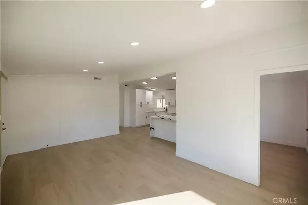 Canoga Park, CA 91304,24425 Woolsey Canyon #134