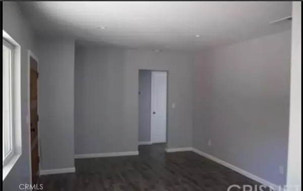 Canoga Park, CA 91303,7337 De Soto