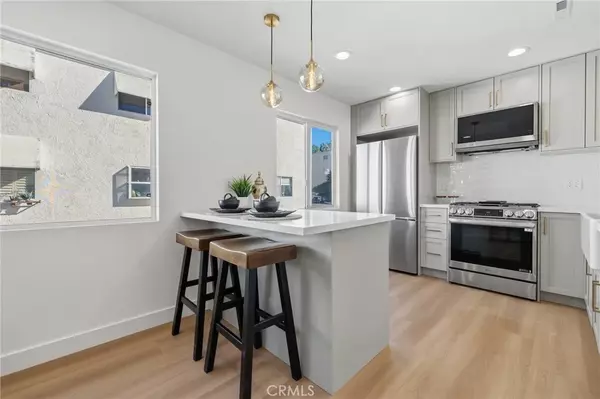 Burbank, CA 91504,9502 Via Salerno