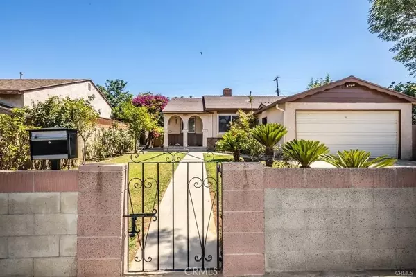 Santa Ana, CA 92703,1605 W Wisteria Place