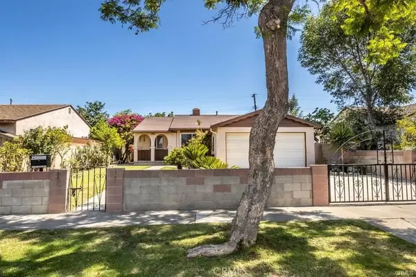 Santa Ana, CA 92703,1605 W Wisteria Place