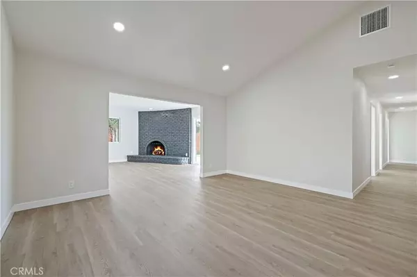 Saugus, CA 91350,22038 Alamogordo Road