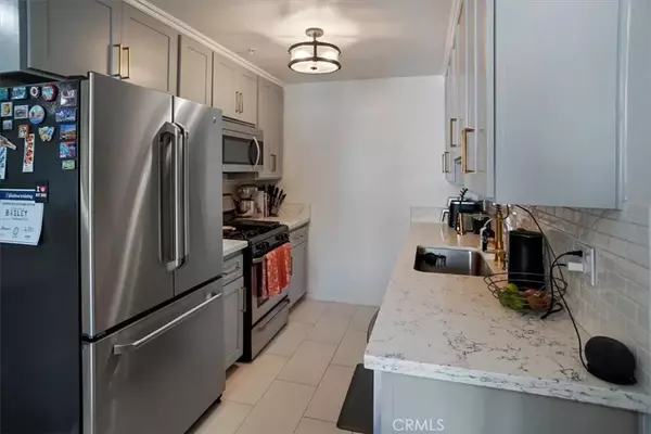 North Hollywood, CA 91602,11044 Acama #203