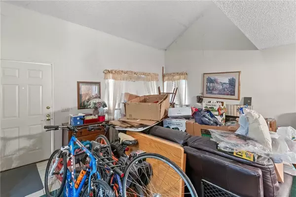 Palmdale, CA 93551,317 Camino Real Avenue