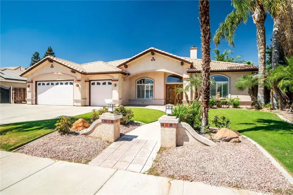 Bakersfield, CA 93313,3400 Medallion Rose Avenue