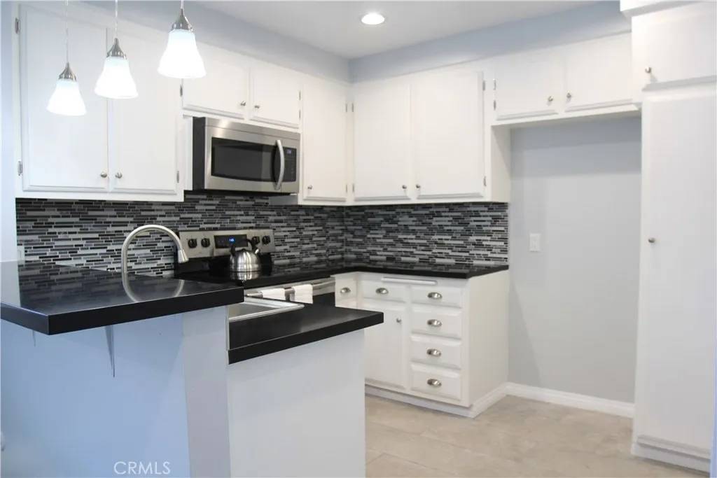 Sun Valley, CA 91352,10707 New Haven Street #37