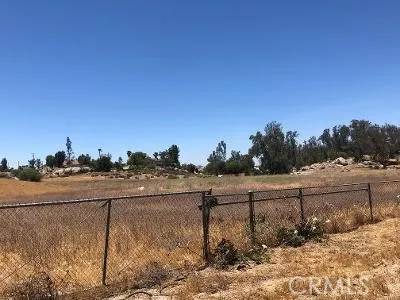 Hemet, CA 92544,27475 Cornell