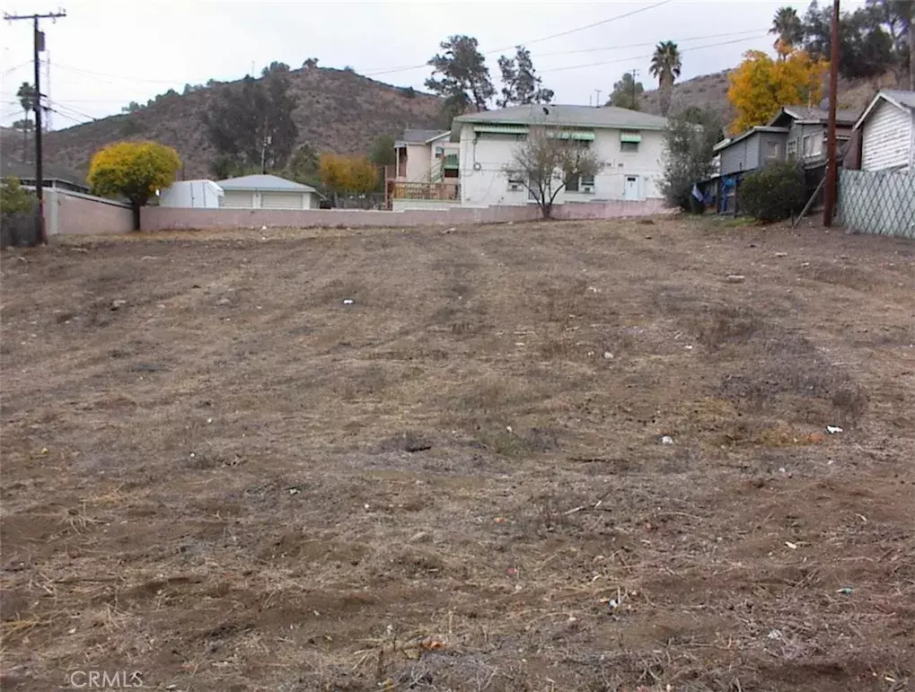 Lake Elsinore, CA 92530,110 N Chestnut