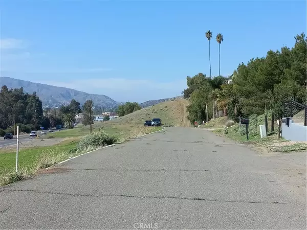 Lake Elsinore, CA 92530,0 Ryan