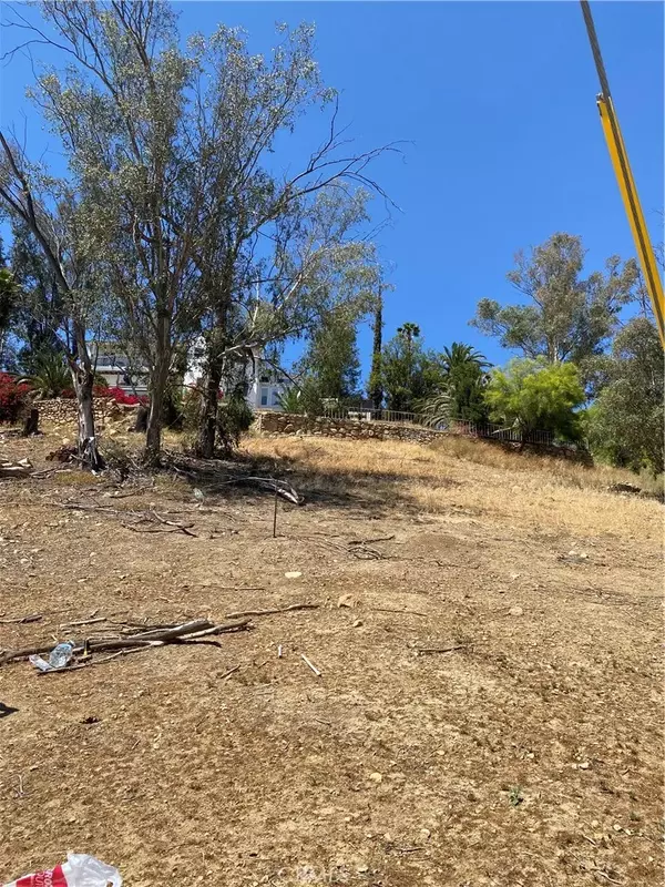 Lake Elsinore, CA 92530,0 Lash