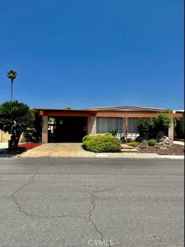 250 Santa Lucia Drive, Hemet, CA 92543