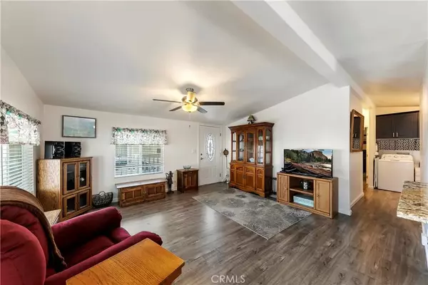 San Jacinto, CA 92583,655 E Main #31