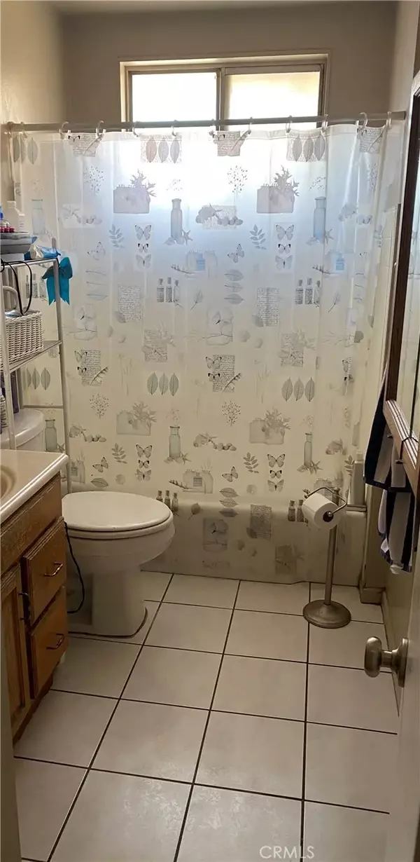 Lakewood, CA 90715,20745 Wardham Avenue