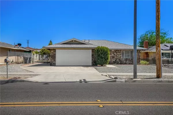 535 W Whittier Avenue, Hemet, CA 92543
