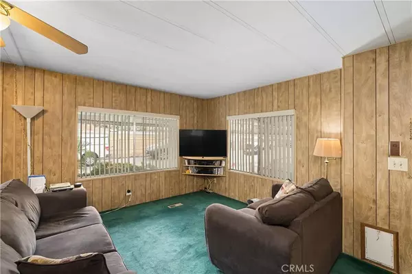Lake Elsinore, CA 92530,32900 Riverside #124