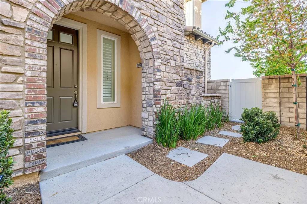 23828 Brescia Drive, Valencia, CA 91354