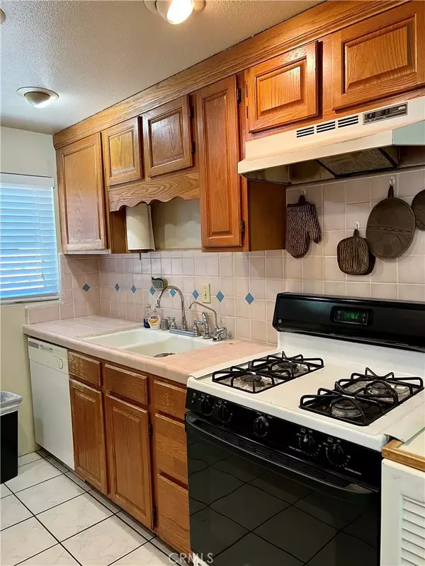 Fullerton, CA 92833,2020 Gregory Avenue