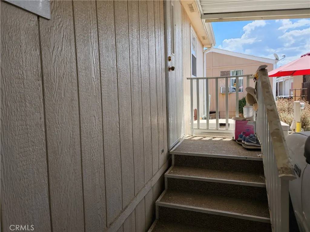 San Jacinto, CA 92582,913 S Grand #109