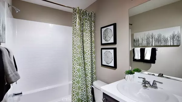 San Jacinto, CA 92583,870 Canopy Lane