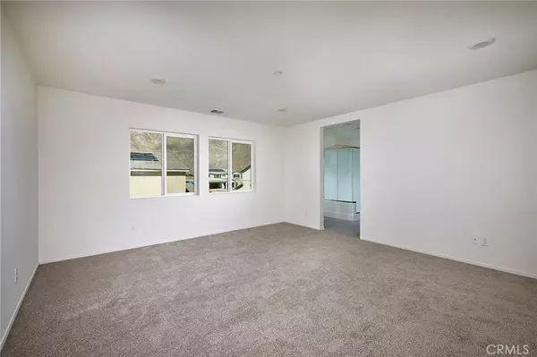 San Jacinto, CA 92583,884 Canopy Lane