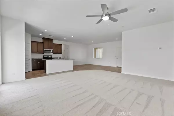 Victorville, CA 92392,12376 Verano Street