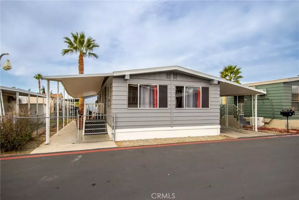 Hemet, CA 92543,1455 S State #49