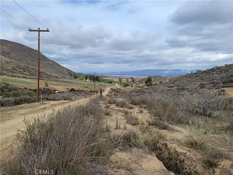 18 S. Palm, Hemet, CA 92543