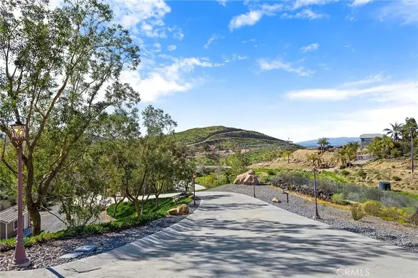 Lake Mathews, CA 92570,22010 Lake Mathews Drive