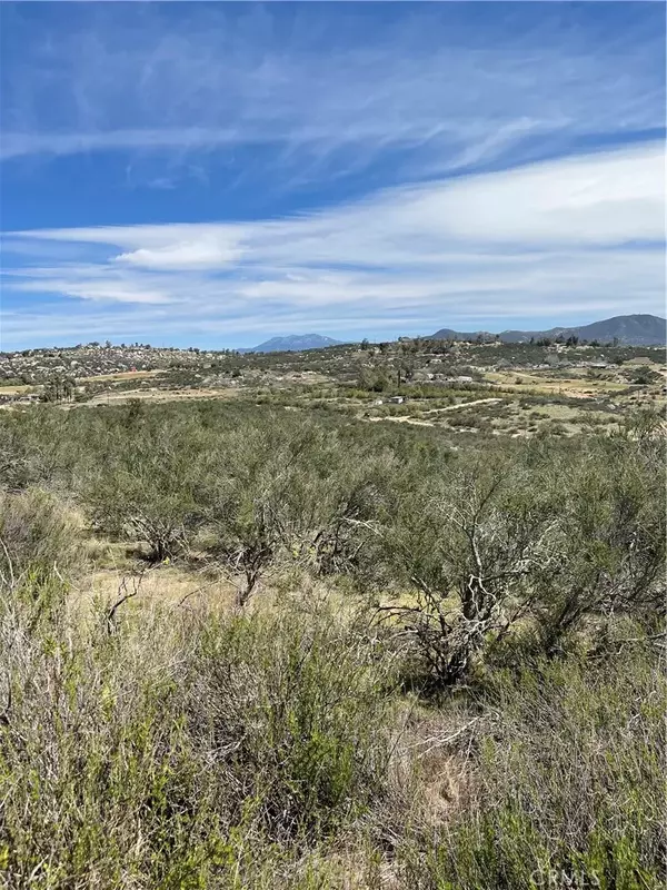 Hemet, CA 92544,56 Madera