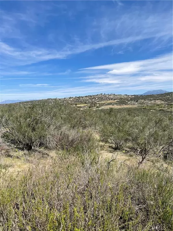Hemet, CA 92544,56 Madera