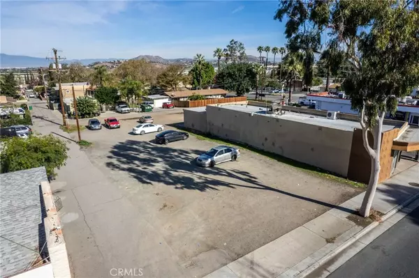 Corona, CA 92879,0 6th