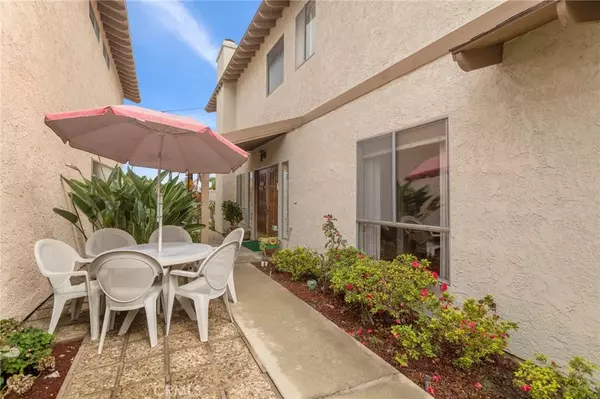 Lomita, CA 90717,25628 Oak Street