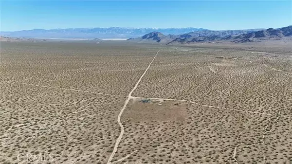 Lucerne Valley, CA 92356,21402 Meander Road