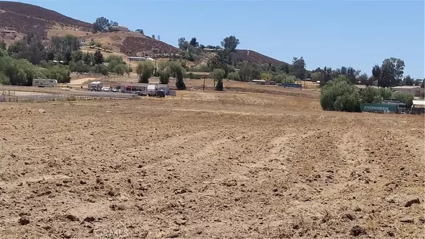 Menifee, CA 92584,0 Loretta