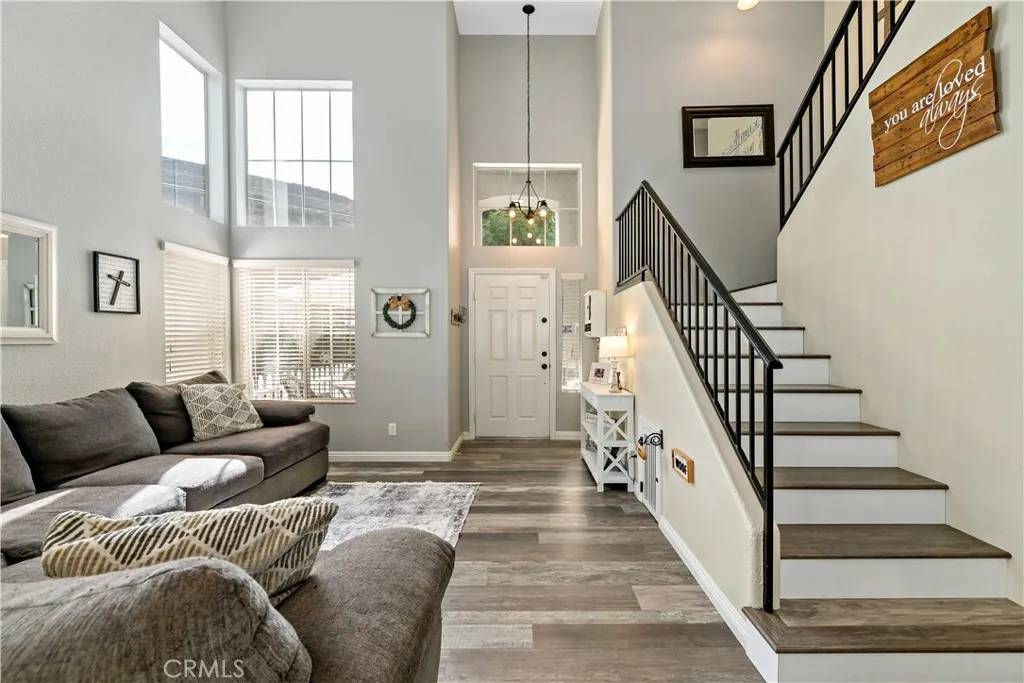 Murrieta, CA 92563,39802 De Vendome Court
