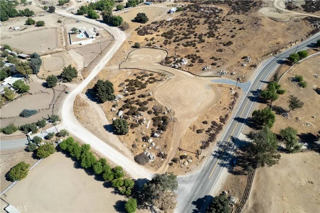 38662 E Benton, Temecula, CA 92592