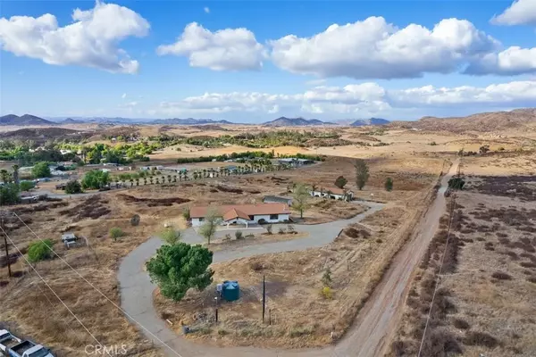 34255 Grigg Ln, Winchester, CA 92596