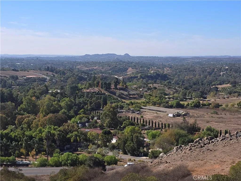 Fallbrook, CA 92028,1387 Las Vistas