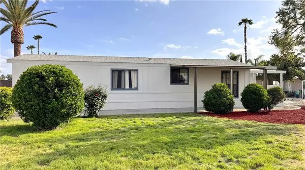 San Jacinto, CA 92582,913 S Grand #48