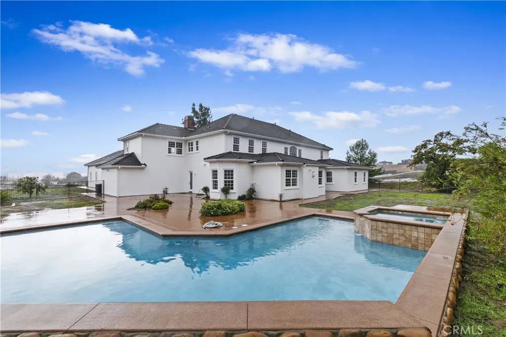 Murrieta, CA 92562,38433 Via Huerta