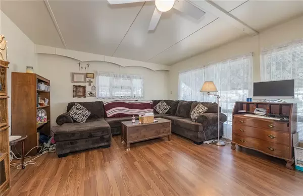 Hemet, CA 92544,44725 E State Highway 74 #177