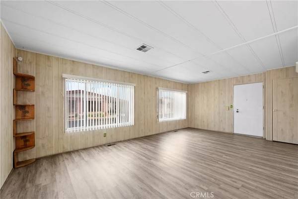 601 N Kirby #220, Hemet, CA 92545