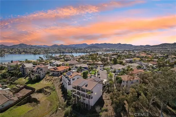 22176 Dogie Place, Canyon Lake, CA 92587