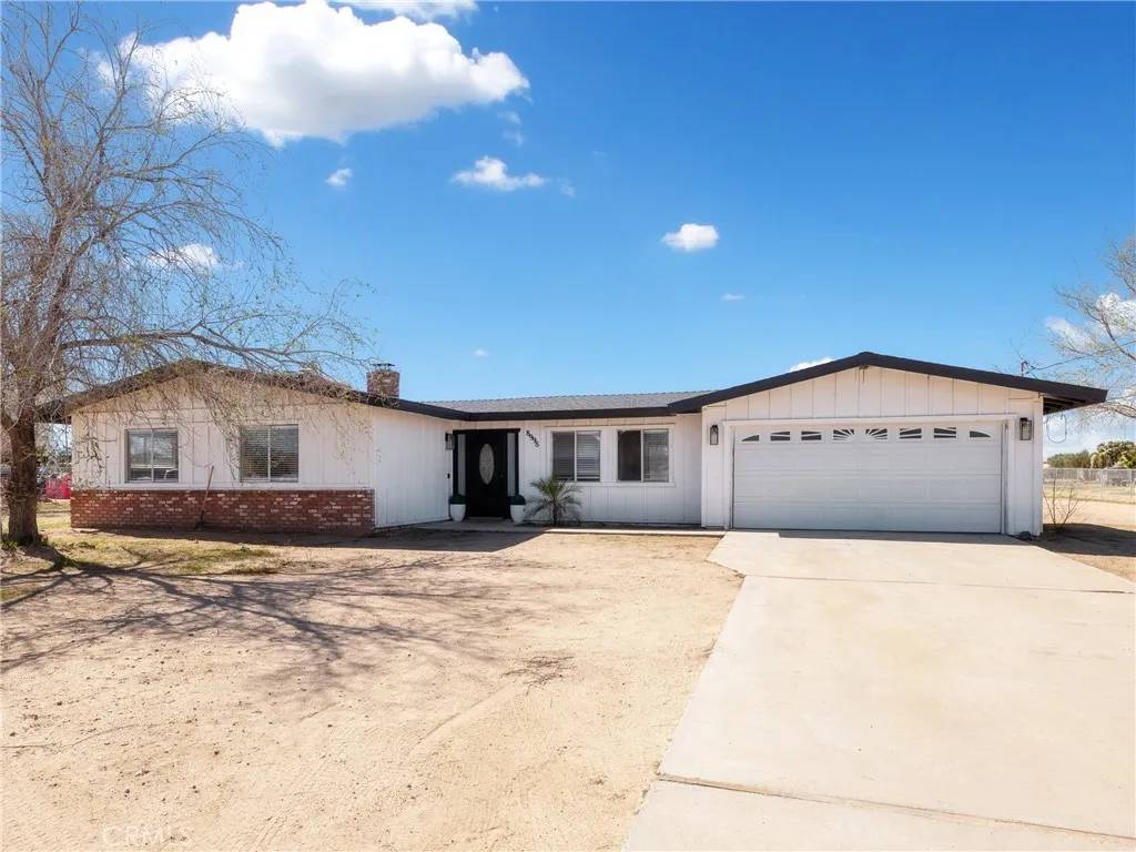 8998 8th Avenue, Hesperia, CA 92345
