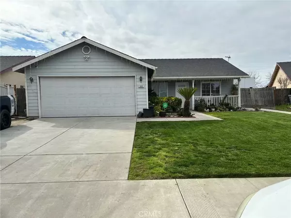 985 W Mammoth Pool Way, Hanford, CA 93230