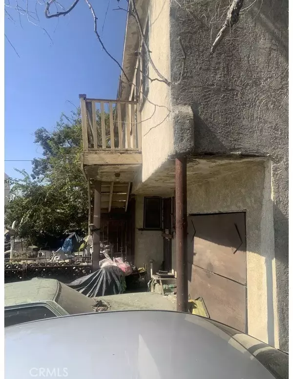 Los Angeles, CA 90011,2928 Compton Avenue