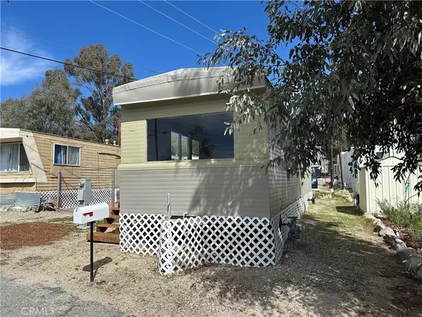 Morongo Valley, CA 92256,51063 29 Palms Hwy #33