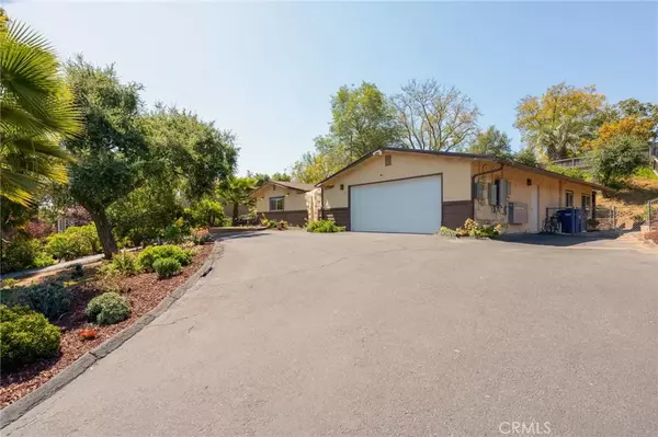2211 Sunset Drive, Escondido, CA 92025